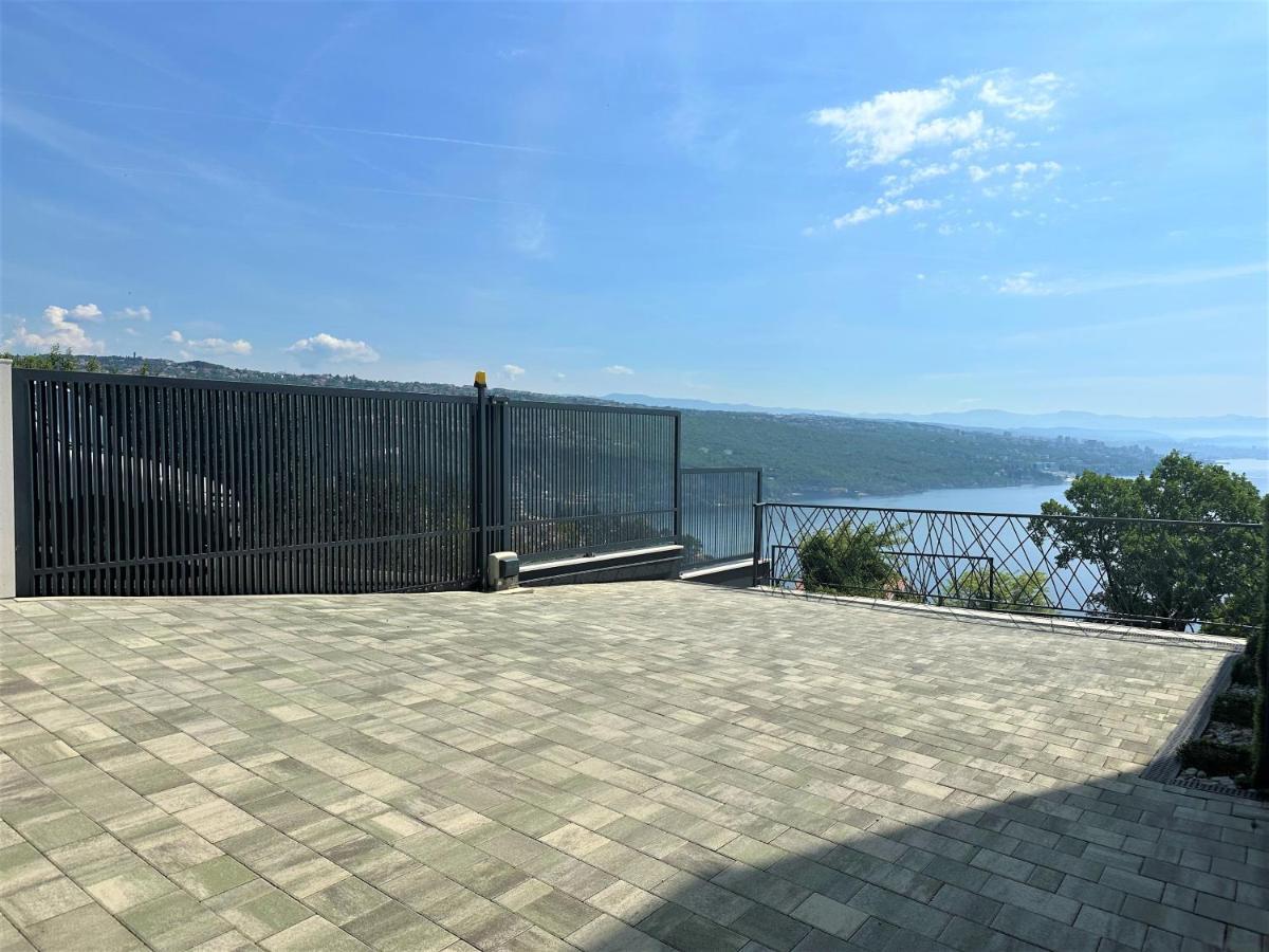 Hillside Apartment Volosko Opatija Bagian luar foto